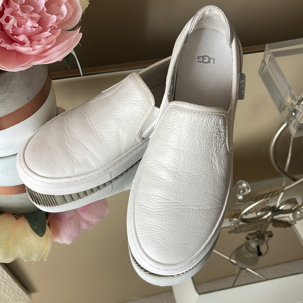 UGG Cream Slip-On Shoes ALAMEDA SAMMY - Picture 7 of 8